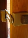 Betörésvédelem - DTP Biztonsági Ajtó - CISA kényelmi ajtózár - megnyitás nagyobb méretben